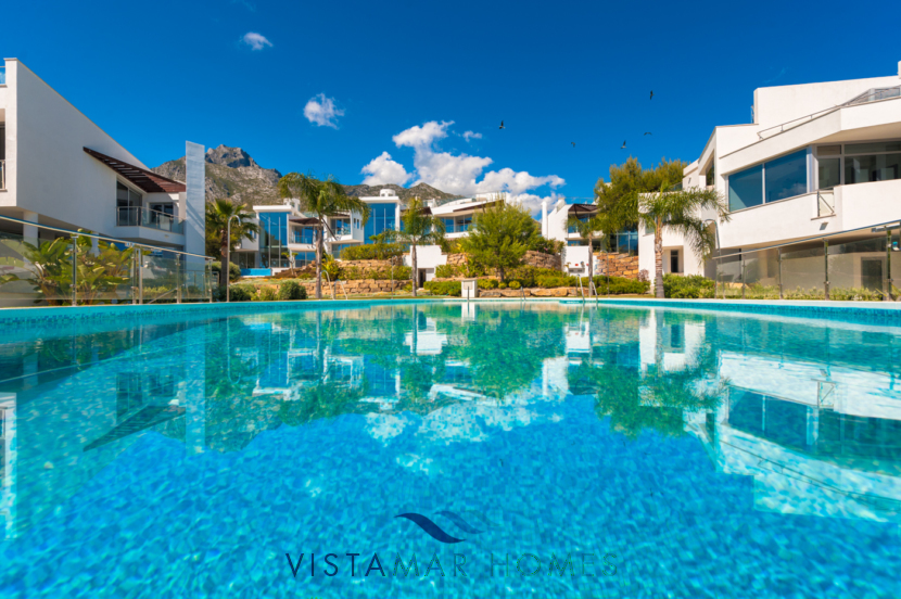 Tropical Gardens and Pools · VMD010 Luxury Apartments Sierra Blanca Marbella
