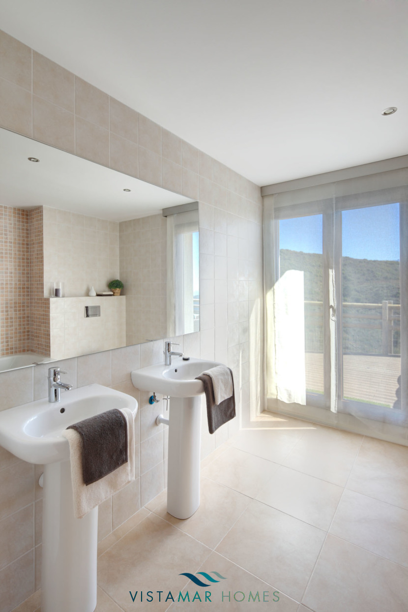 Large and Modern Bathroom · VMV010 Exclusive Residential Homes in Benahavis