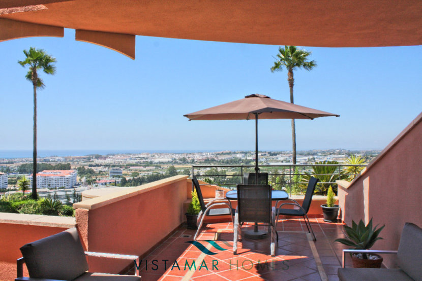 Terrace with sea and mountain views - VMA011 Magna Marbella apartment
