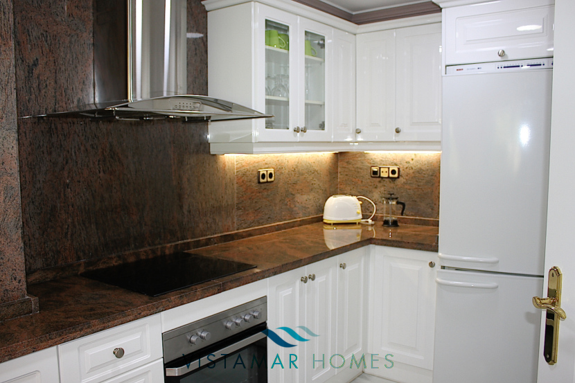 Kitchen with granite counters - VMA011 Magna Marbella apartment