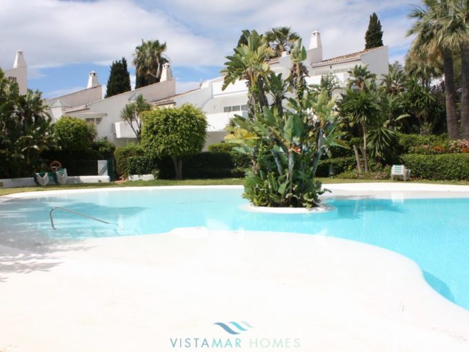 Project townhouse in sought after area of Cascada de Camojan, Marbella