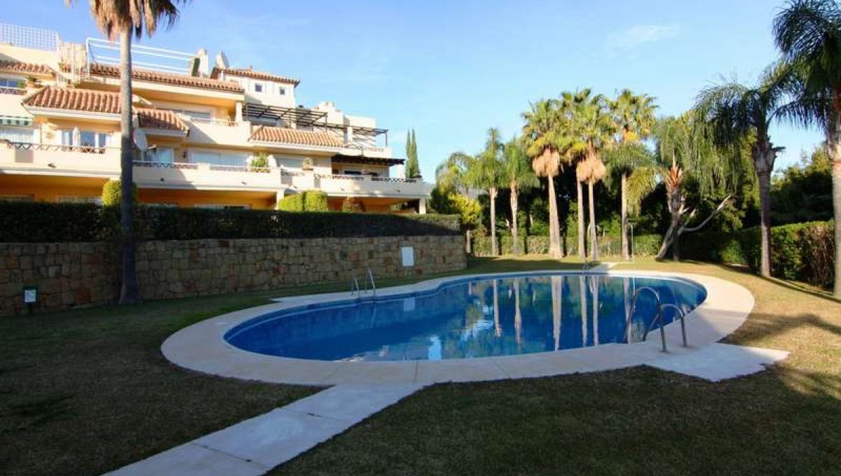 beautiful-garden-apartment-in-nagueles-marbella-sm- 697 altavista, piscina