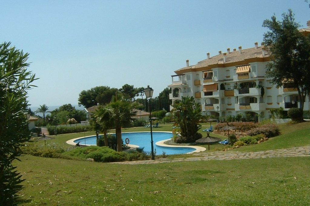 lovely-apartment-with-open-sea-views-in-nagueles-14-d70dc3102c00d7be0e872dfe1c1f86d7