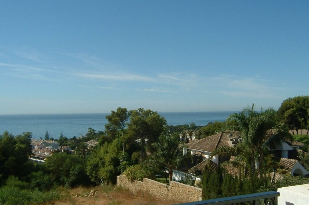 lovely-apartment-with-open-sea-views-in-nagueles-2-5bd7b9d04b45e33852eaf0ec6670150d