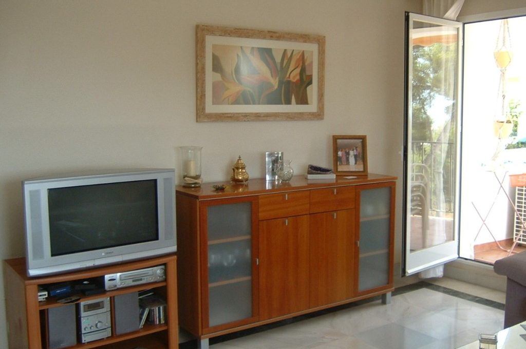lovely-apartment-with-open-sea-views-in-nagueles-6-241328e1bcc9c0d8ce1222beb6c967a8
