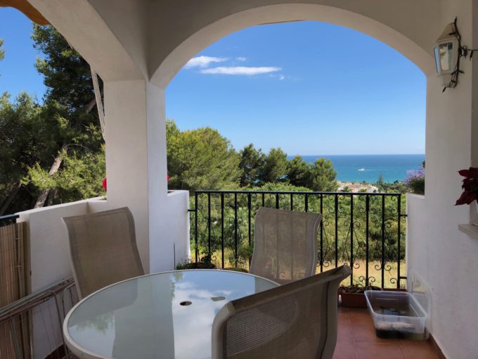 Lovely apartment with open sea views in Nagueles