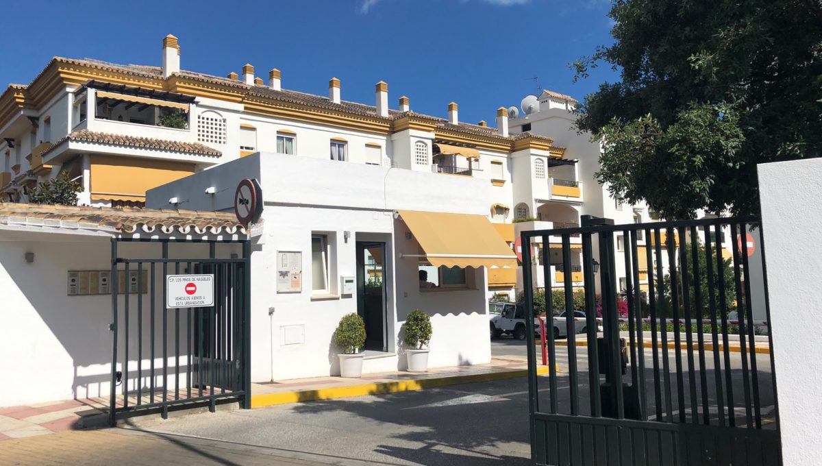 lovely-apartment-with-open-sea-views-in-nagueles-img_8980