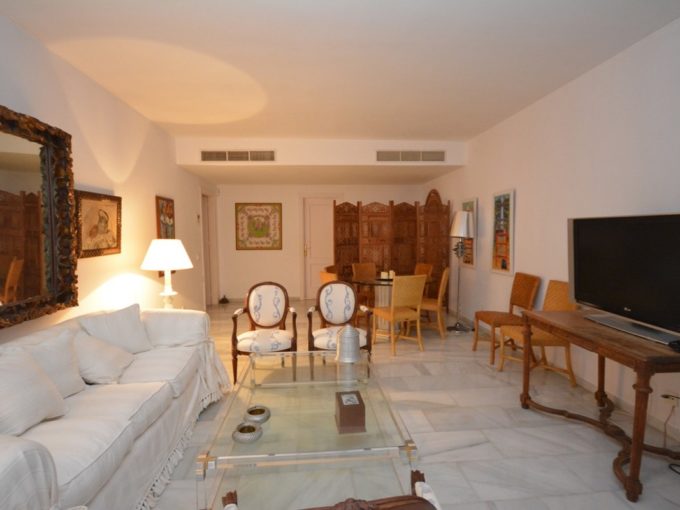 Beautiful 2 bedroom apartment close to the Golden Mile