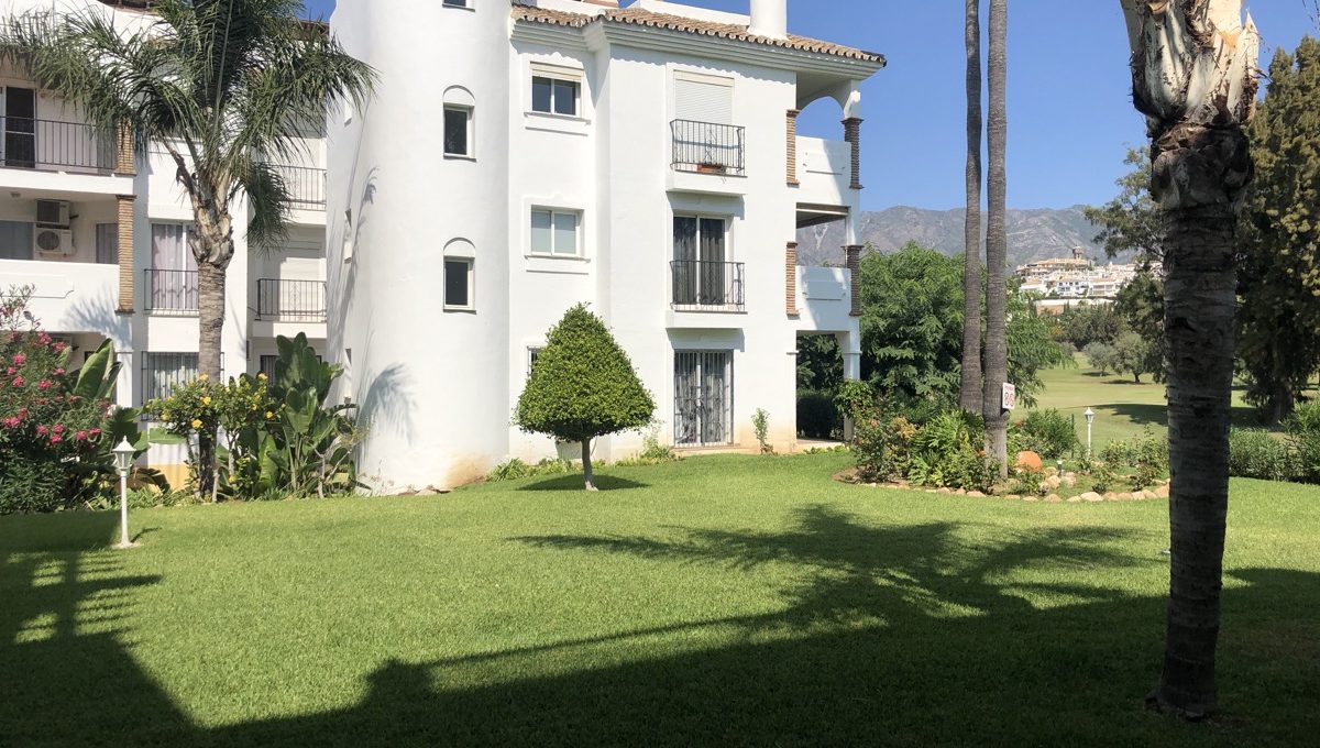 first-line-golf-garden-apartment-in-mijas-la-siesta-golf-img_9064