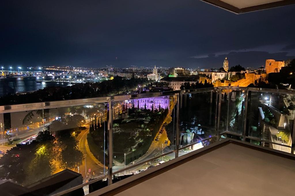 spectacular-contemporary-apartment-in-malaga-city-photo-2024-06-28-09-46-25